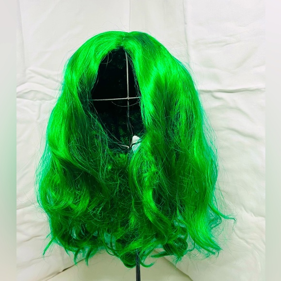 Green Synthetic Wig - Picture 1 of 6